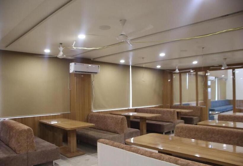 The Sky Comfort Beach Hotel, Dwarka