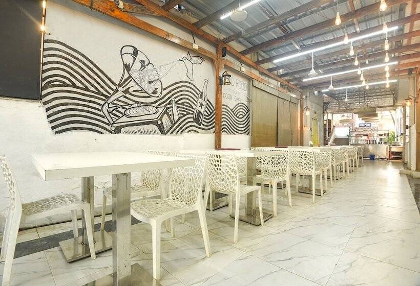 בית מלון כפרי Fabexpress The Golden Leaf