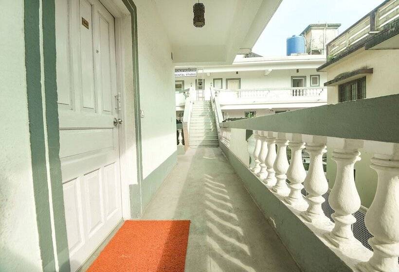 בית מלון כפרי Fabexpress The Golden Leaf