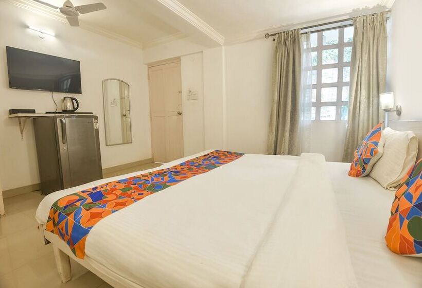 בית מלון כפרי Fabexpress The Golden Leaf