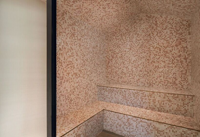 هتل Four Points By Sheraton Kampala