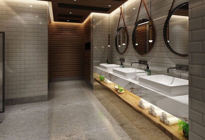 هتل Four Points By Sheraton Kampala