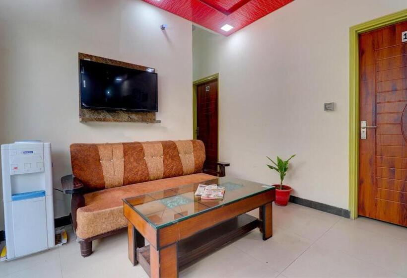 Отель Oyo 81427 Kanika