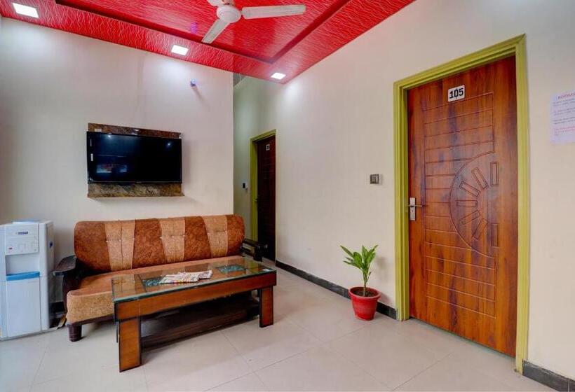 Отель Oyo 81427 Kanika