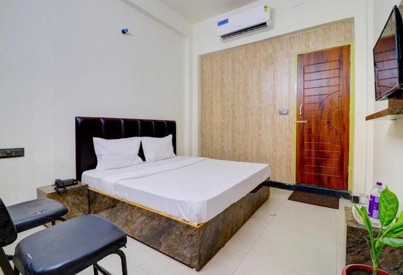 Отель Oyo 81427 Kanika