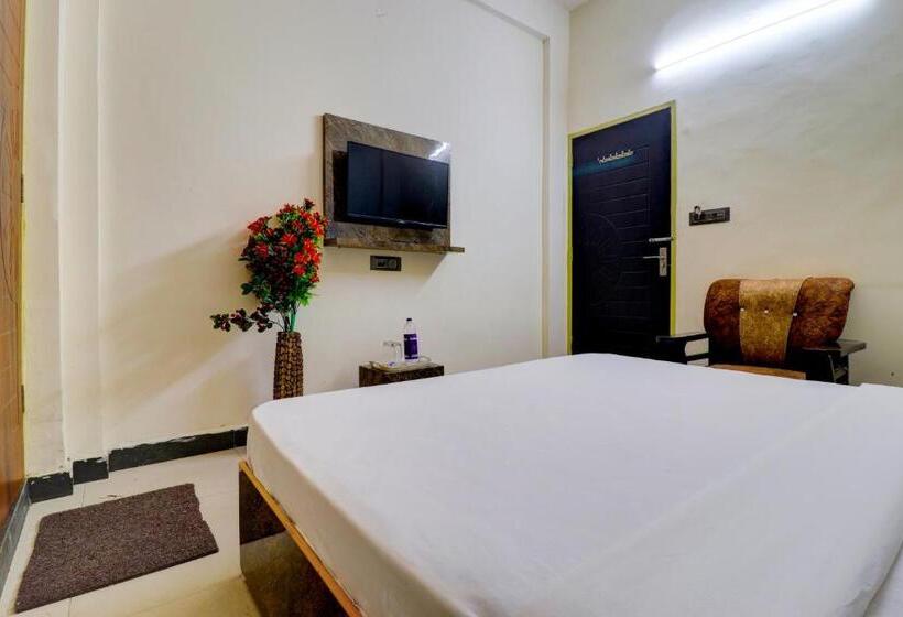 Отель Oyo 81427 Kanika