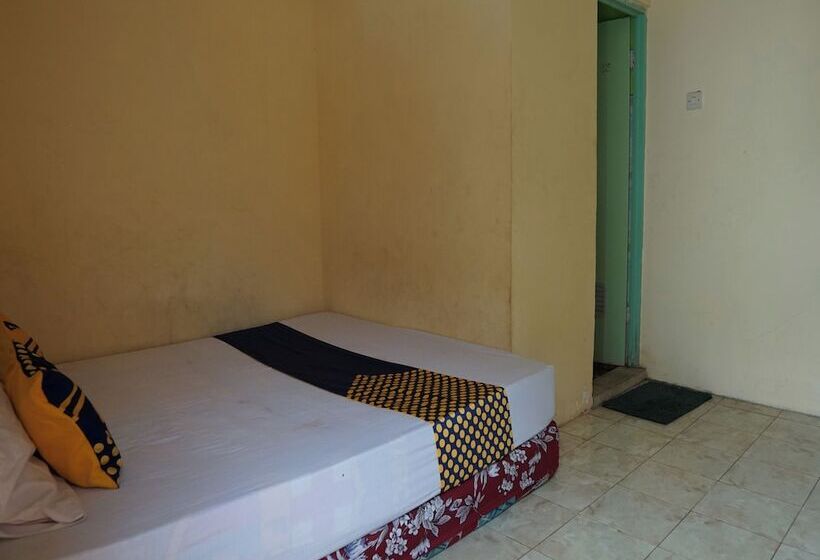 ホテル Spot On 92666 Rumah Kos Arafah Syariah
