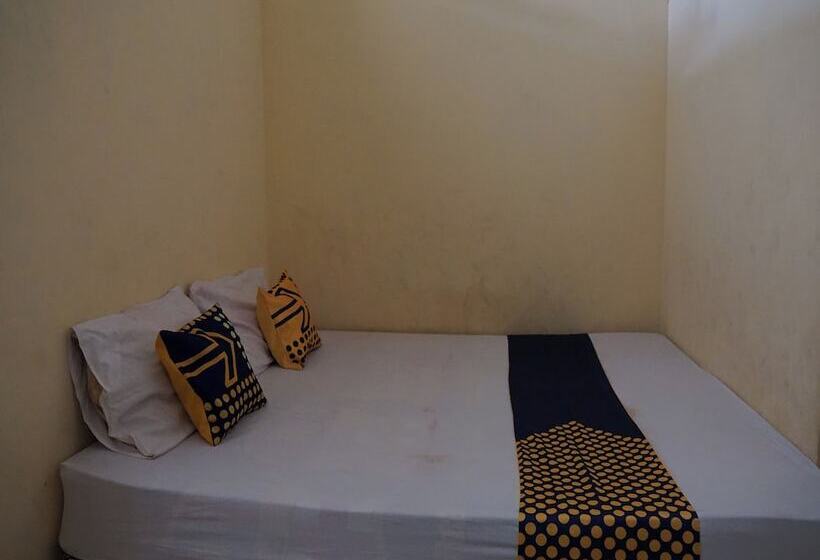 בית מלון כפרי Spot On 92666 Rumah Kos Arafah Syariah