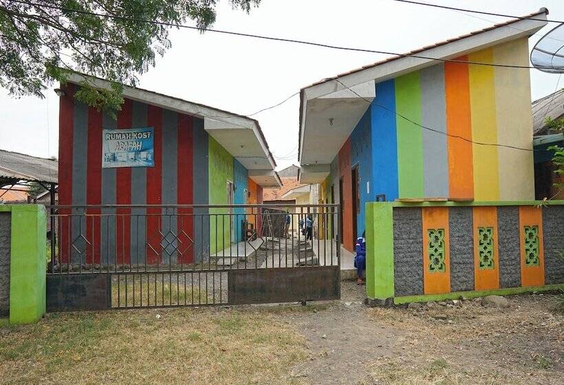ホテル Spot On 92666 Rumah Kos Arafah Syariah