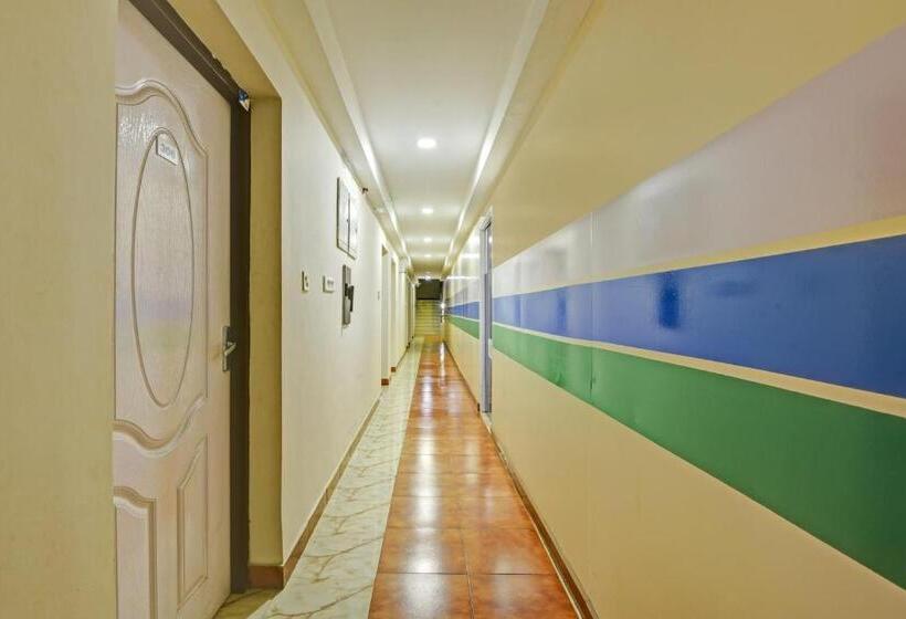 Отель Super Oyo Flagship Karipur Residency