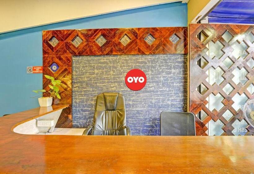 Отель Super Oyo Flagship Karipur Residency