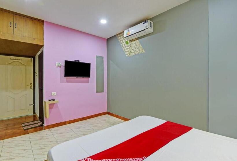 Отель Super Oyo Flagship Karipur Residency