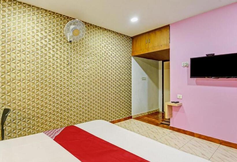 Отель Super Oyo Flagship Karipur Residency