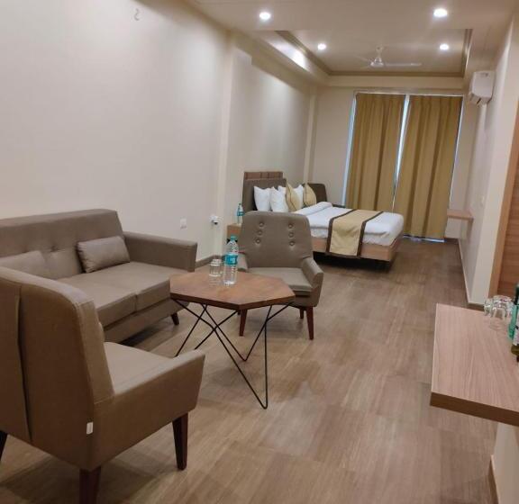 בית מלון כפרי The Golf 1