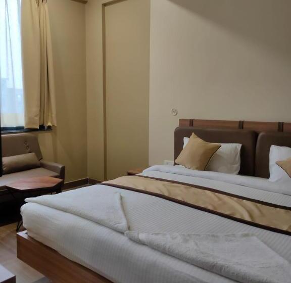 בית מלון כפרי The Golf 1