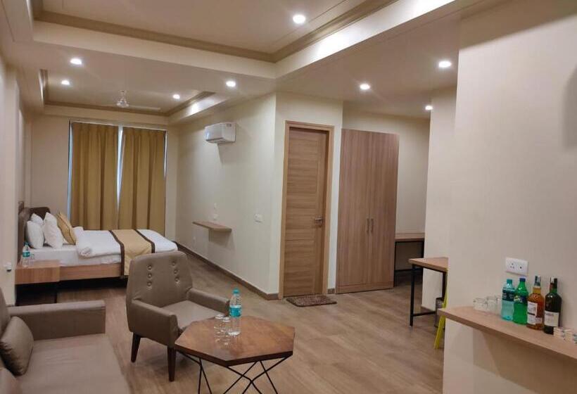 בית מלון כפרי The Golf 1