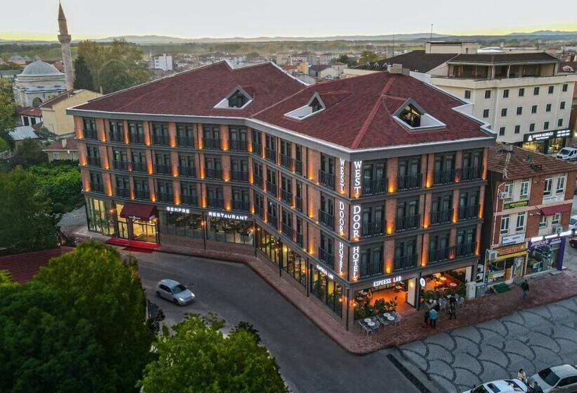 בית מלון כפרי Westdoor