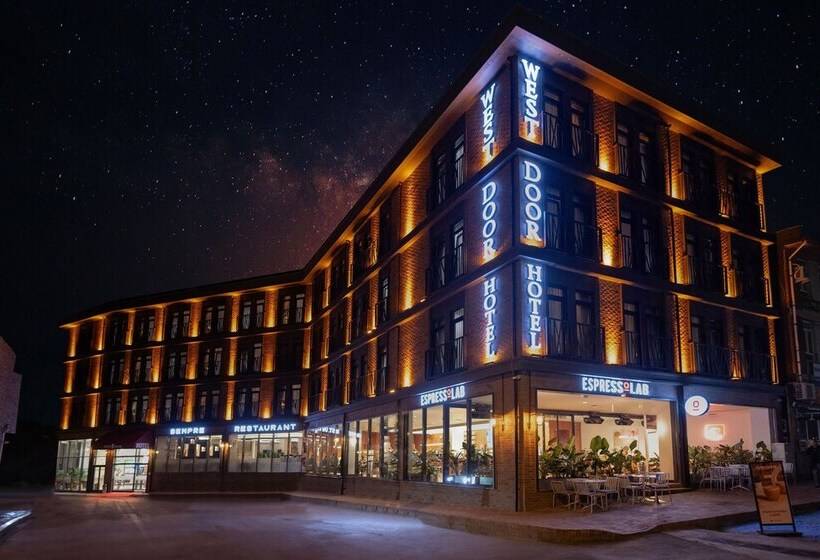 בית מלון כפרי Westdoor