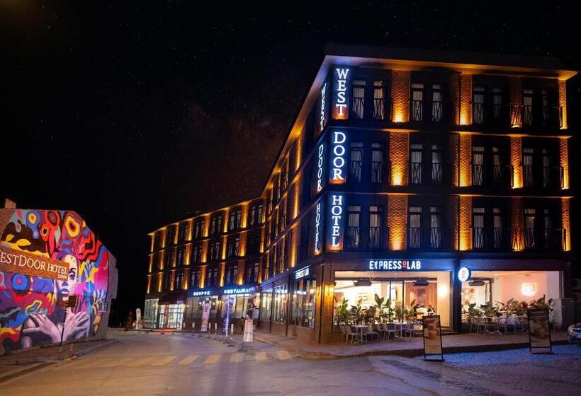 בית מלון כפרי Westdoor