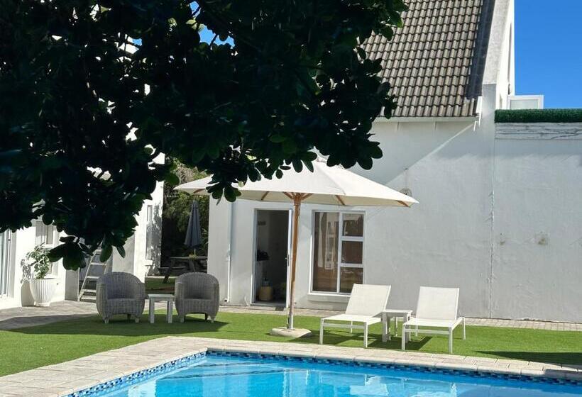 פנסיון Adrift Guesthouse St Francis Bay