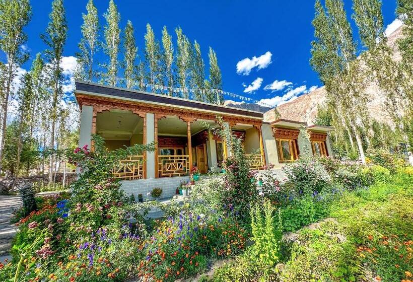 פנסיון De Khama