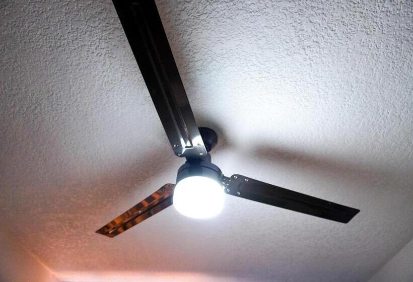 פנסיון Hostal Chocolate Calenda