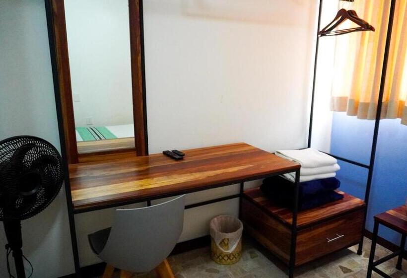 پانسیون Hostal Chocolate Calenda