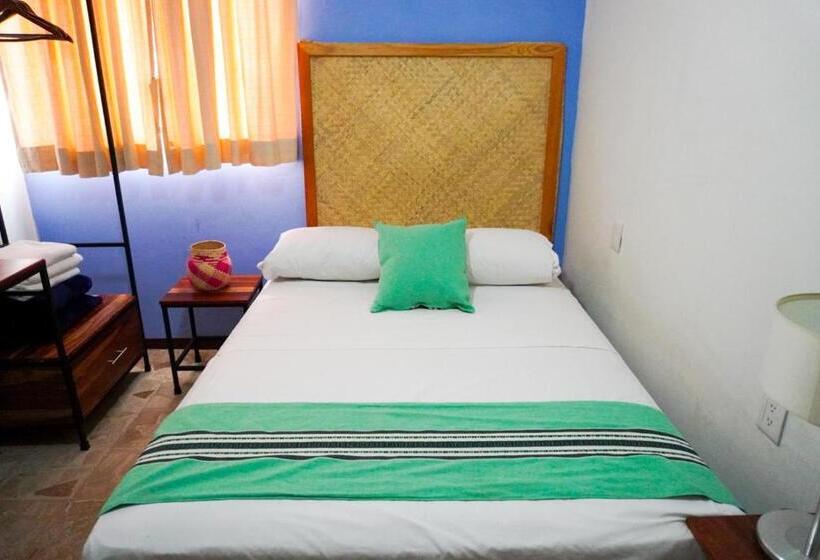 פנסיון Hostal Chocolate Calenda