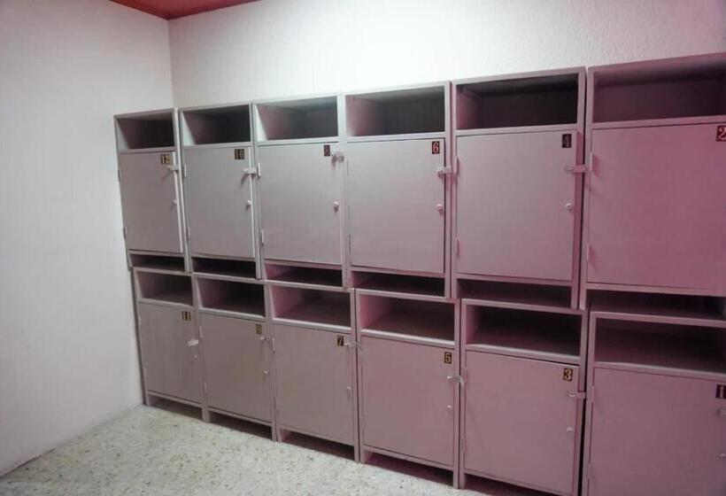 פנסיון Hostal Chocolate Calenda