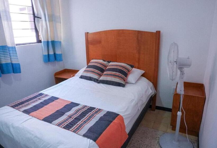 פנסיון Hostal Chocolate Calenda