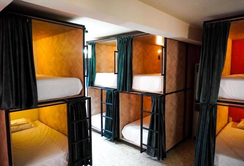 פנסיון Hostal Chocolate Calenda