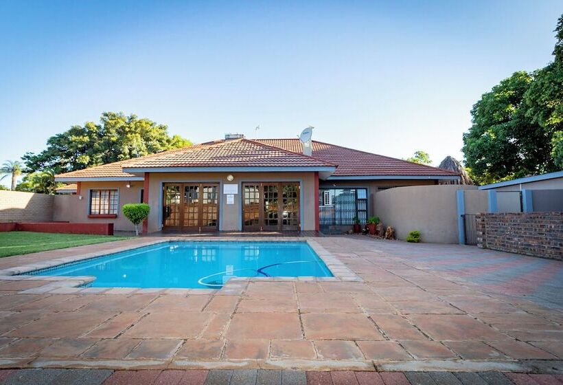 פנסיון Somethin Special