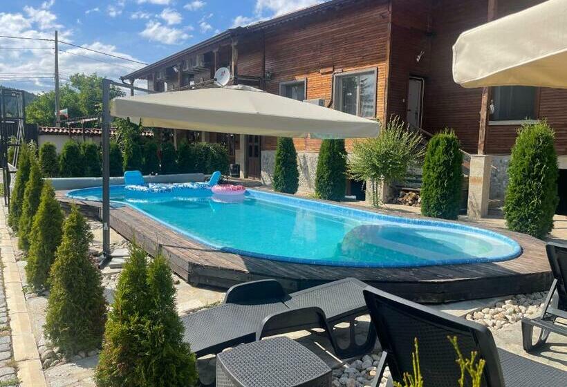 بنسيون Villa Le Cinema