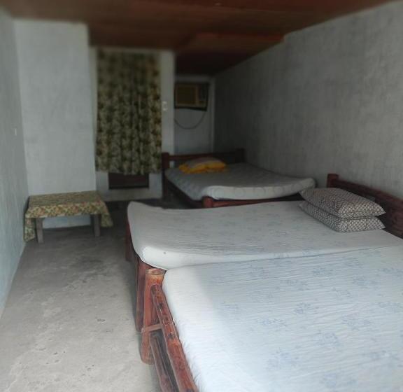 هاستل Magic S Place Beach Resort