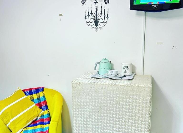 تختخواب و صبحانه Berry On 90