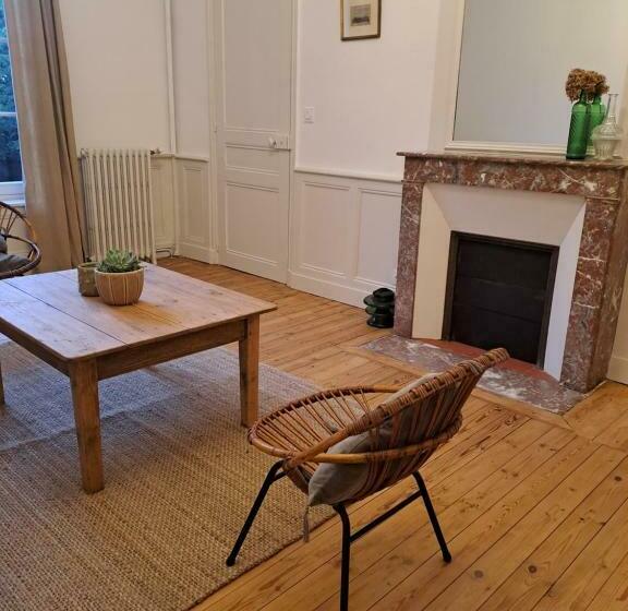 مبيت وإفطار La Maison Pelloquin