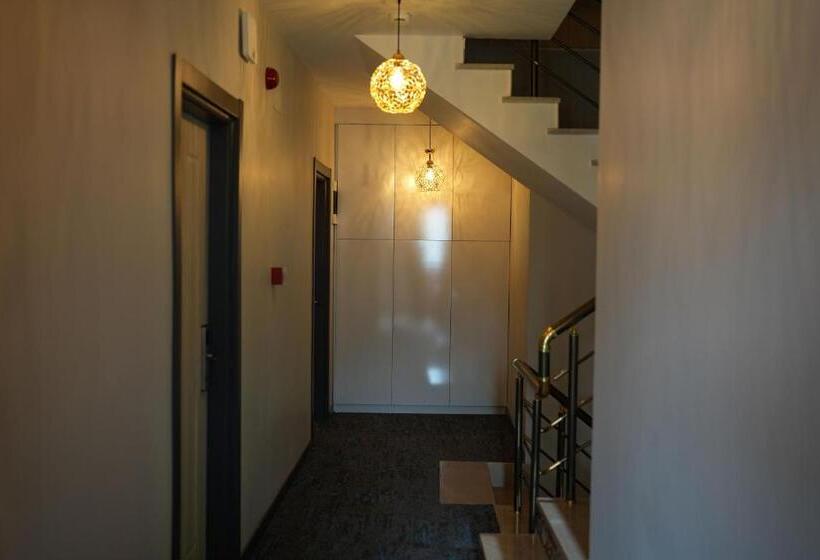 ベッドアンドブレックファースト Mayavera