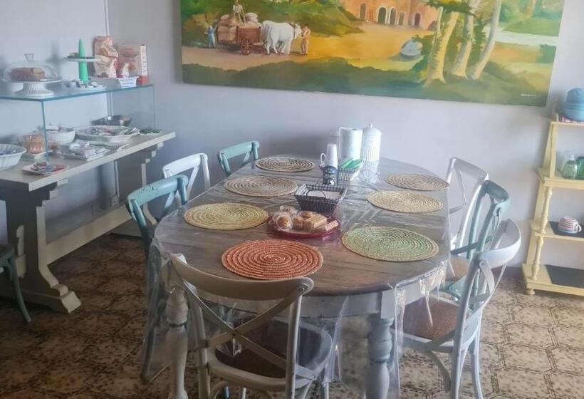 تختخواب و صبحانه Sopra Le Poste