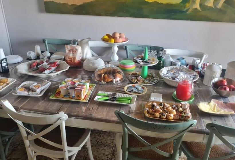 تختخواب و صبحانه Sopra Le Poste