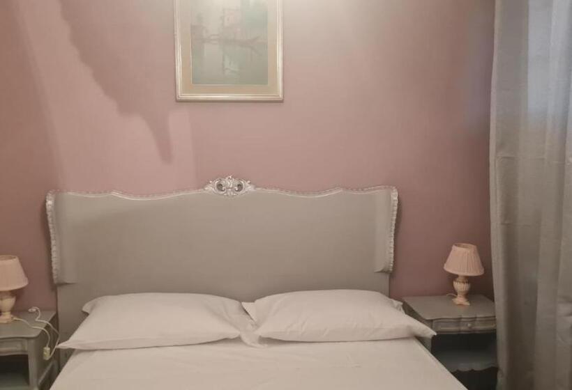 تختخواب و صبحانه Sopra Le Poste