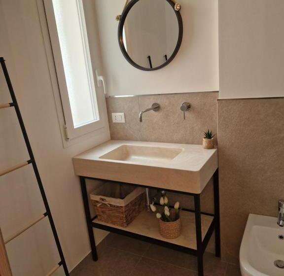 住宿加早餐  The Waves