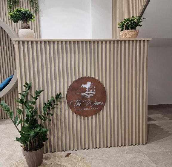 住宿加早餐  The Waves