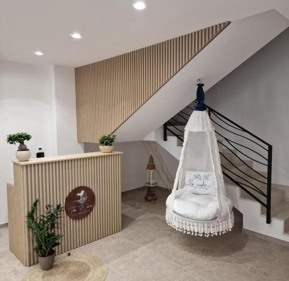 住宿加早餐  The Waves