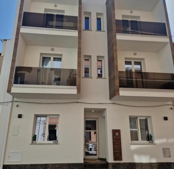 住宿加早餐  The Waves