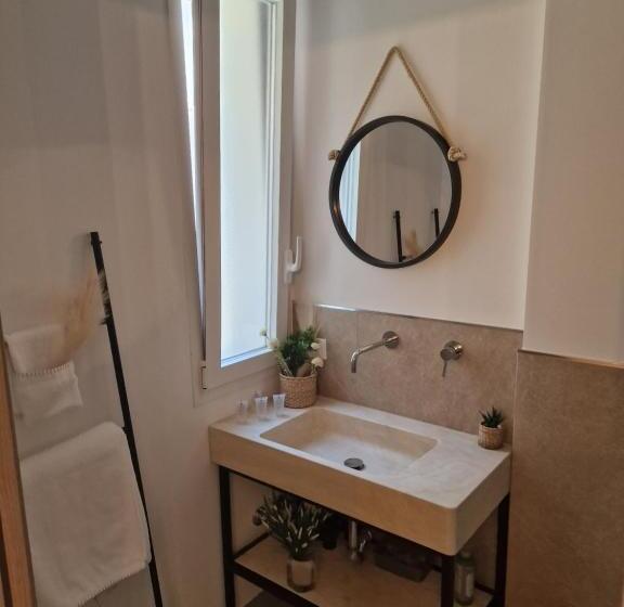 住宿加早餐  The Waves