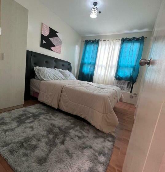 تختخواب و صبحانه Waveside Staycation At Seawind