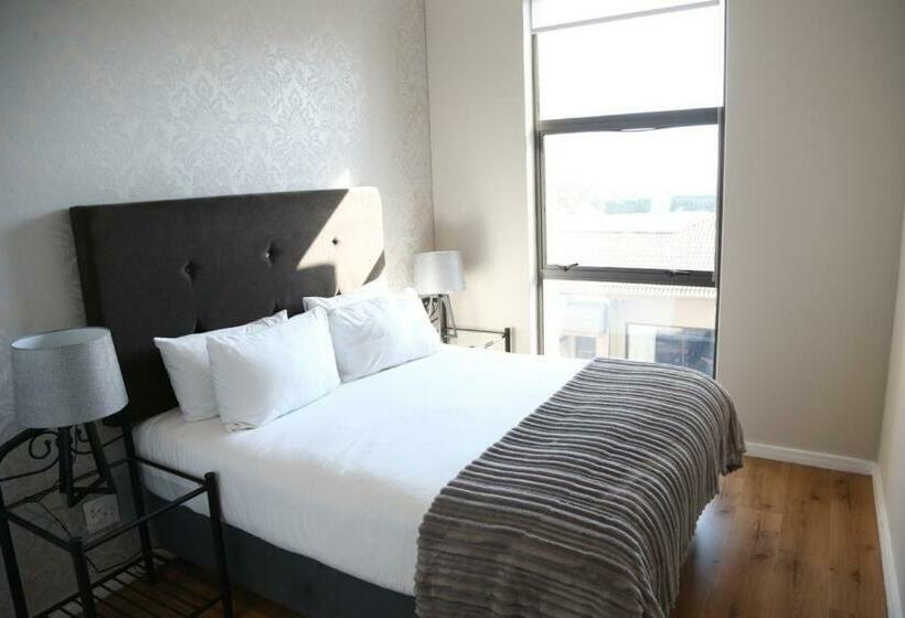 Executive 3 Bed Apartment With Balcony & Executive 2 Bed Apartment In Sandton