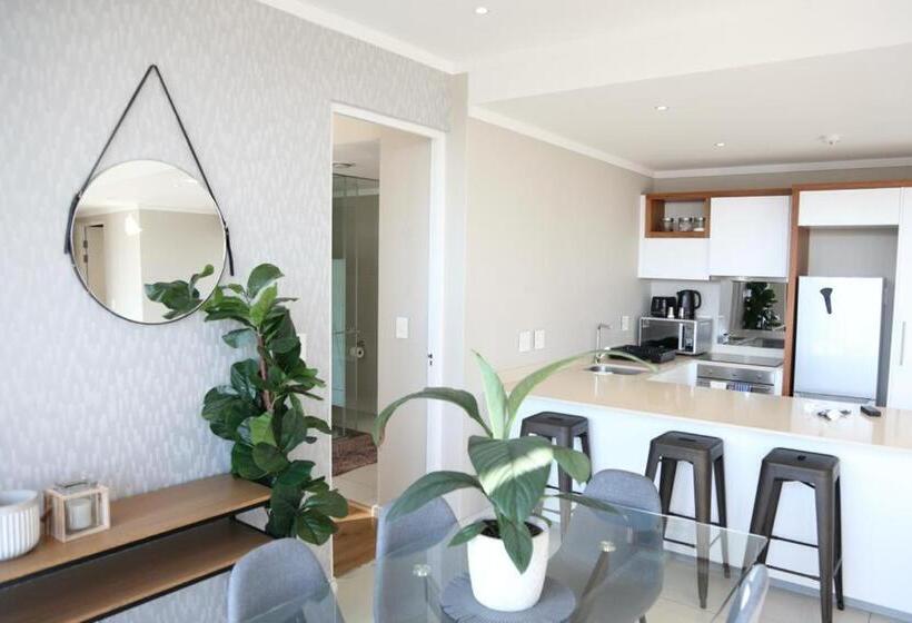 Executive 3 Bed Apartment With Balcony & Executive 2 Bed Apartment In Sandton