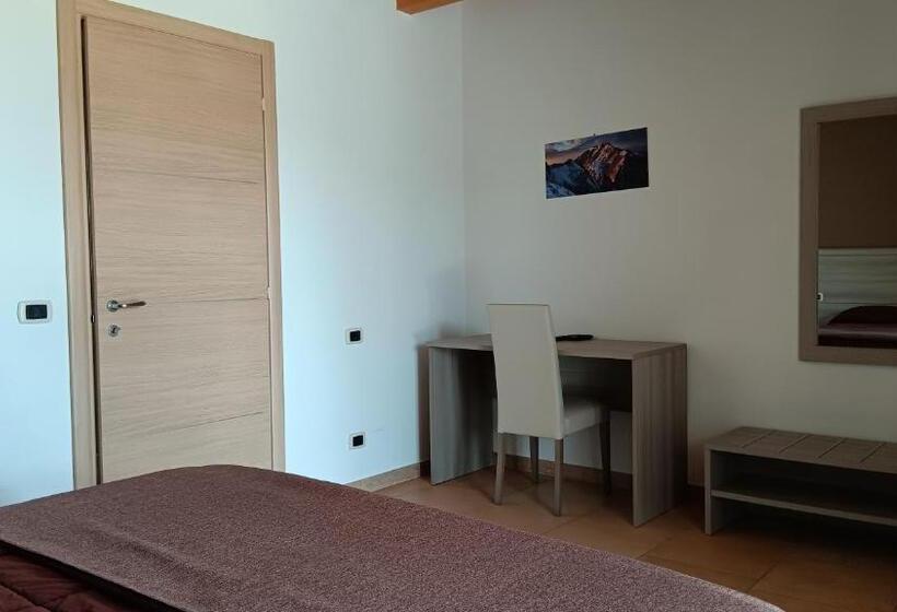 فندق Agriturismo Il Tuccanese Di Russo Gerardo