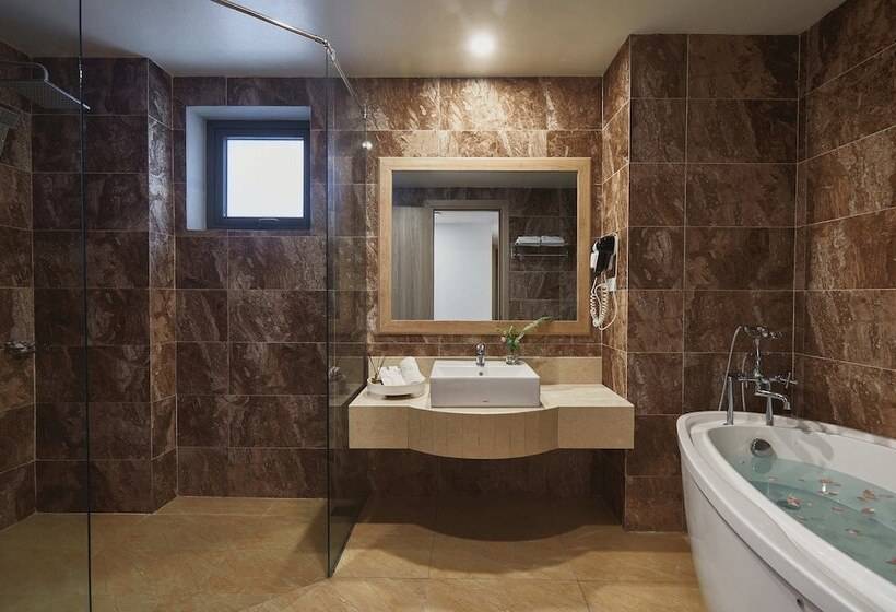 هتل Genuss Tam Dao Hideaway Retreats